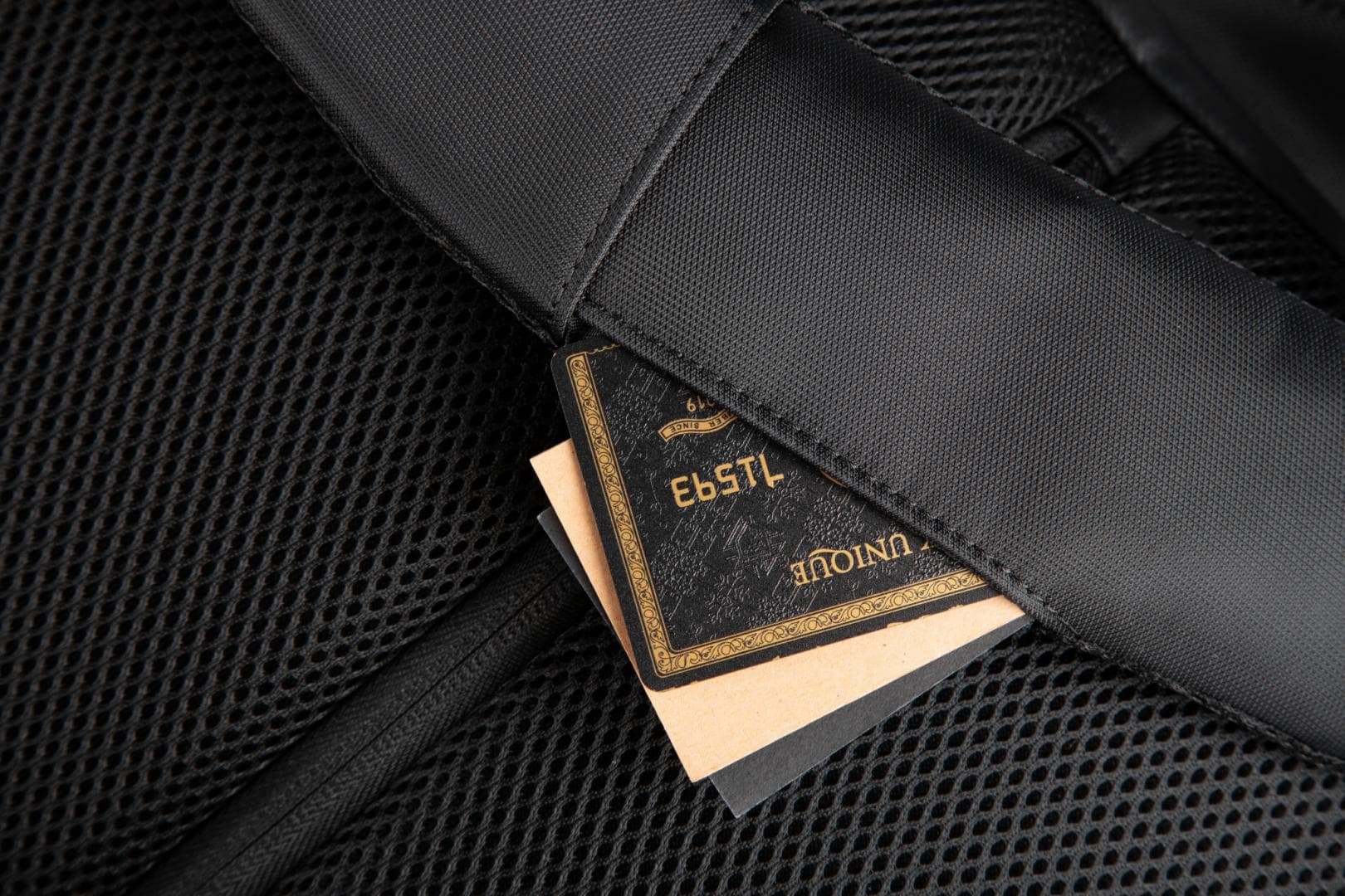 Rucsac notebook Serioux, SMART TRAVEL ST9590, dimensiuni 31 x 16 x 46 cm, rezistent la apa, compartimente multiple, compartiment separat pentru notebook: max. 15.6", bretele ajustabile, port de încărcare USB, buzunar ascuns la spate, material poliester — miniatură