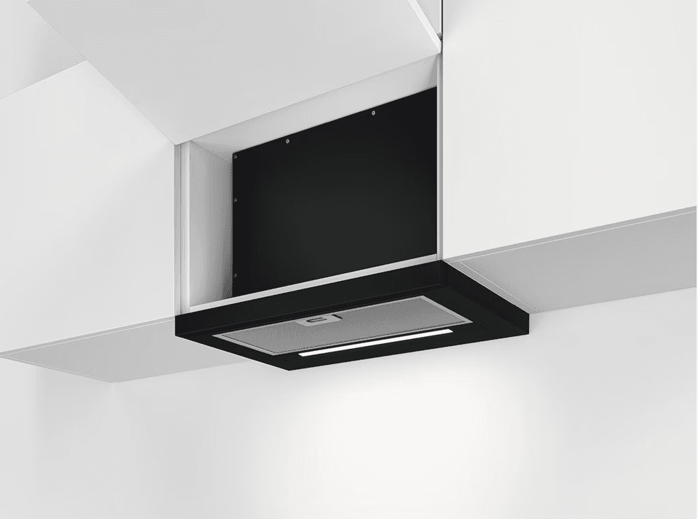 Hota telescopica incorporabila; Seria 300; 60 cm; 1 motor; 3 viteze; 2 filtre de aluminiu lavabile; Putere de absorbtie - 600 mc/h; Negru — miniatură