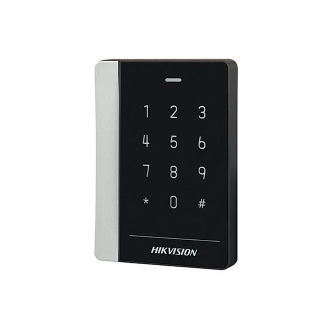 Cititor de carduri si tastatura Hikvision DS-K1102AEK, Pro series, suporta caduri EM frecventa: 125 KHz, conectivitate: RS-485 si protocol Wiegand (W26/ W34), distanta de citire: ≤ 50 mm, LED stare,12 taste, beeper, Watchdog, alimentare: 12 VDC, dimensiuni: 121 mm × 86.5 mm × 14 mm, IP64, greutate