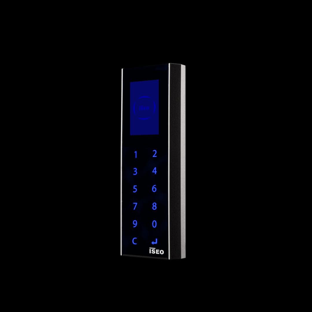 Cititor STYLOS SMART cu afisaj numeric, RFID, sofware ARGO, 13,56 MHz, memorie 300 utilizatori, memorie ultimile 1000 evenimente, gestionare cu smartphone, card, tag. Alimentare de la 8 la 30 Vdc.