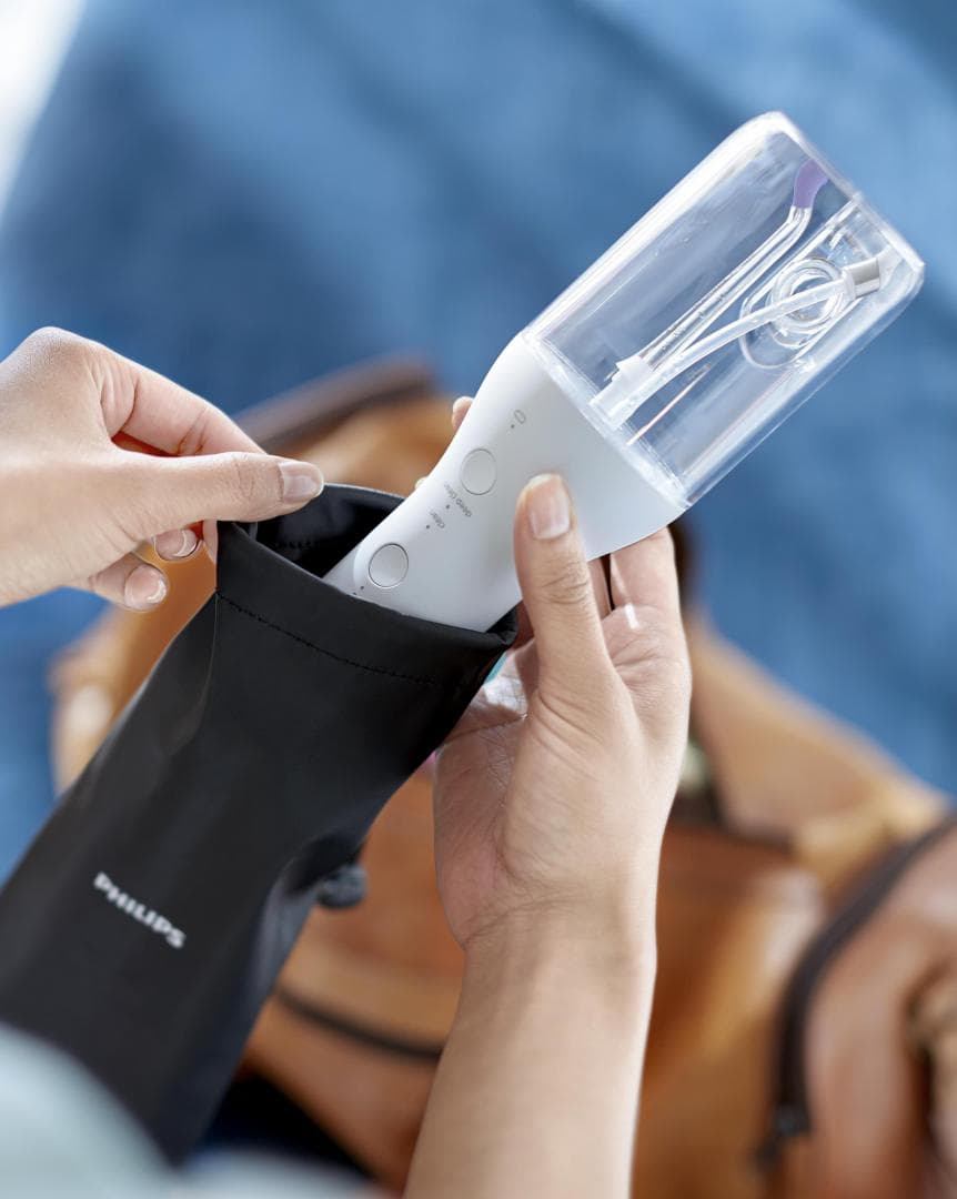 Irigator bucal PHILIPS Sonicare Cordless Power Flosser 3000 HX3826/31, Tehnologie QuadStream, Portabil, 2 moduri de curatare, 3 niveluri de intensitate, 2 x capete de curatare si 1 x husa trasport, Alb, L x A x I (mm) 92x134x247 — miniatură
