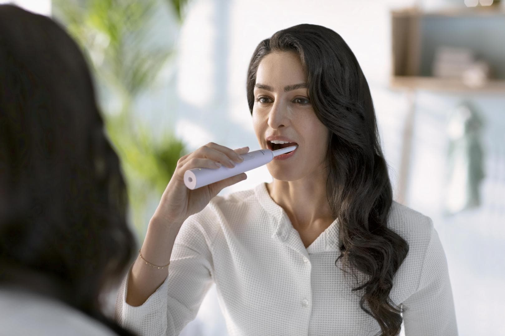 Periuta de dinti sonica electrica PHILIPS Sonicare Seria 2100 HX3651/11, 31000 miscari/minut, Cronometru Quadpacer si SmarTimer, Design ergonomic subţire, 1 capat de periere, Roz, L x A x I (mm) 109x63x220 — miniatură