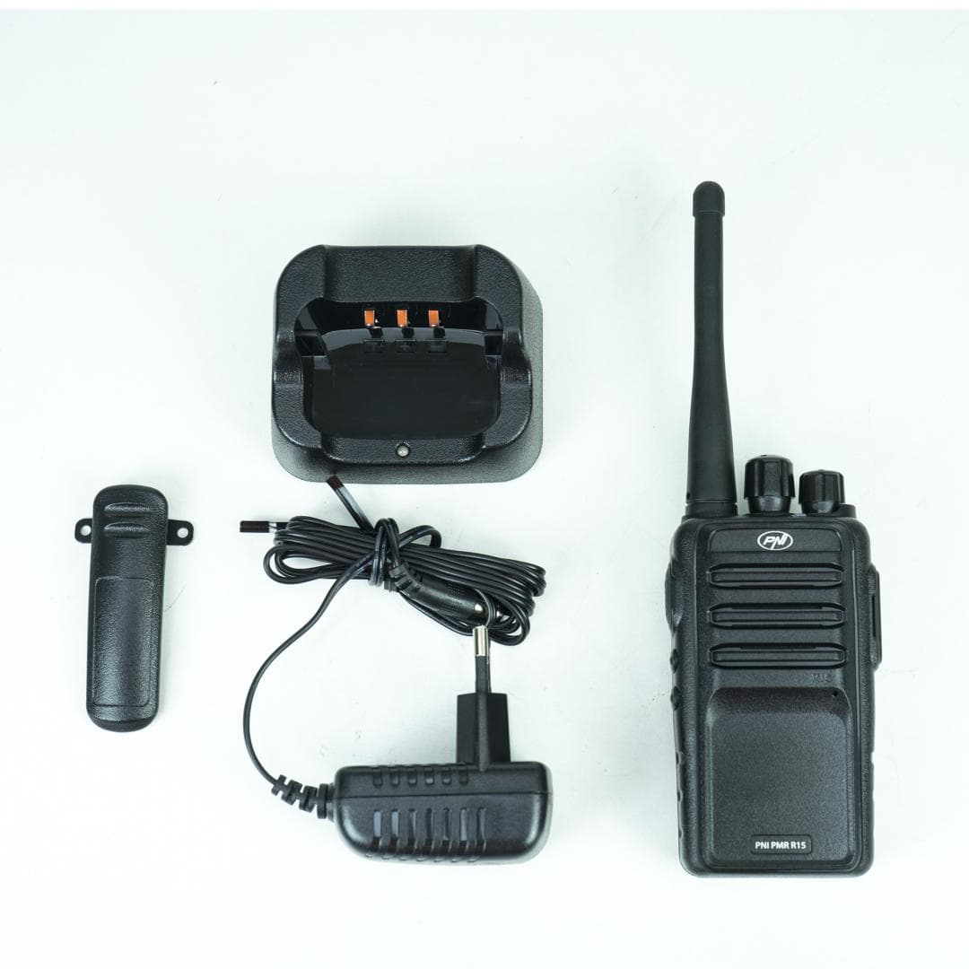 Statie radio portabila profesionala PNI PMR R15 0.5W, ASQ, TOT, monitor, programabila, acumulator 1200mAh, Distanta de lucru: Urban: 2km, Camp deschis: 5km, munte: 10km, Frecventa:446Mhz, Putere de emisie: 0,5 W PMR, Acumulator Li-Ion 7,4V (1200 mAh), Greutate: 189gr, Dimensiuni: 55 X 33 X 95 mm — miniatură