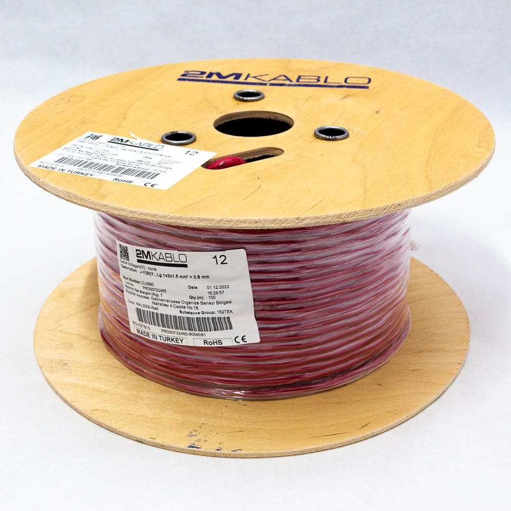 "Cablu incendiu JY(St)Y...Lg 1x2x1.5 mm² + 0.8 producator 2M Kablo, 3T11A045046-06ADiametru fir : 1.5 mmConductor torsadati in perechi infasurate in banda PET, ecranaj Al/PET, cupru 100%Culori fire: VDE 0815Manta: PVC, culoare RAL3000-rosuAmbalare: tambur 100 metriOperatingVoltage — miniatură