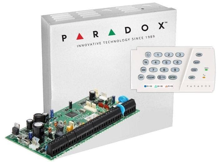 Centrala Paradox SP6000+; 8 zone pe placa (16 cu dublare zona ATZ);2 PGM pe placa, extensibile la 16 (dintre care oricare poate fi wireless);Actualizare firmware local via BabyWare;Numere de telefon raportare: 3 pentru stația centrală, 5 personale, 1 pager;Include cutie cu traf 1 buc si tastatura