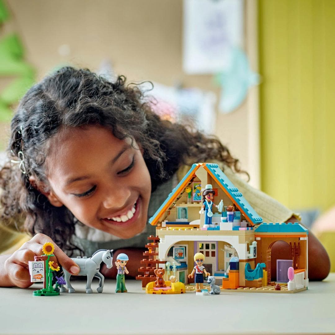 CLINICA VETERINARA PENTRU CAI SI ANIMALE DE COMPANIE, LEGO 42651 — miniatură