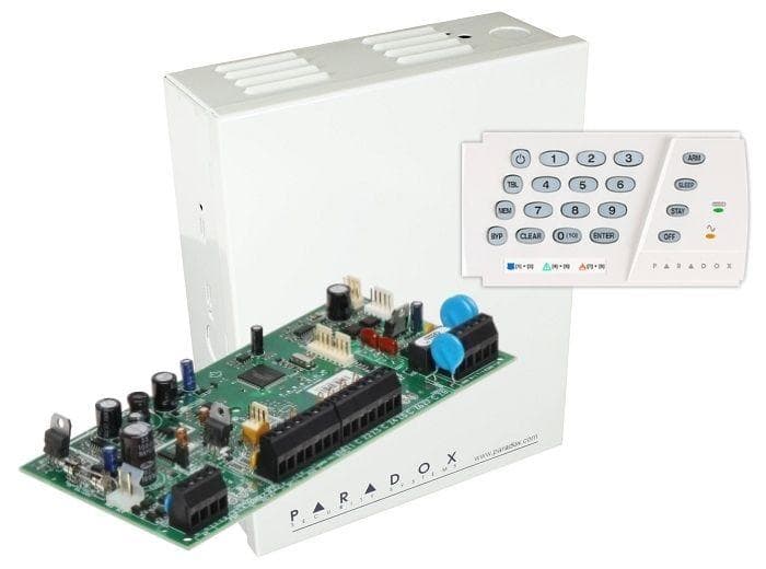 Centrala Paradox SP5500+; 5 intrări de zonă sau 10 cu ATZ, extensibila la32 zone; extensibilă la 16 ieşiri PGM dintre care oricare poate fi wireless; 2 coduri de utilizator și 32 telecomenzi; Actualizare firmware local prin BabyWare;sursă alimentare în comutaţie: 1.1A Consum iesire Aux: Nominal