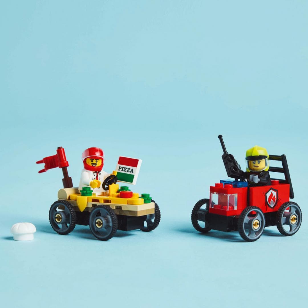 PACHET DE CURSE FURGONETA DE PIZZ VS. CAMION DE POMPIERI, LEGO 60458 — miniatură