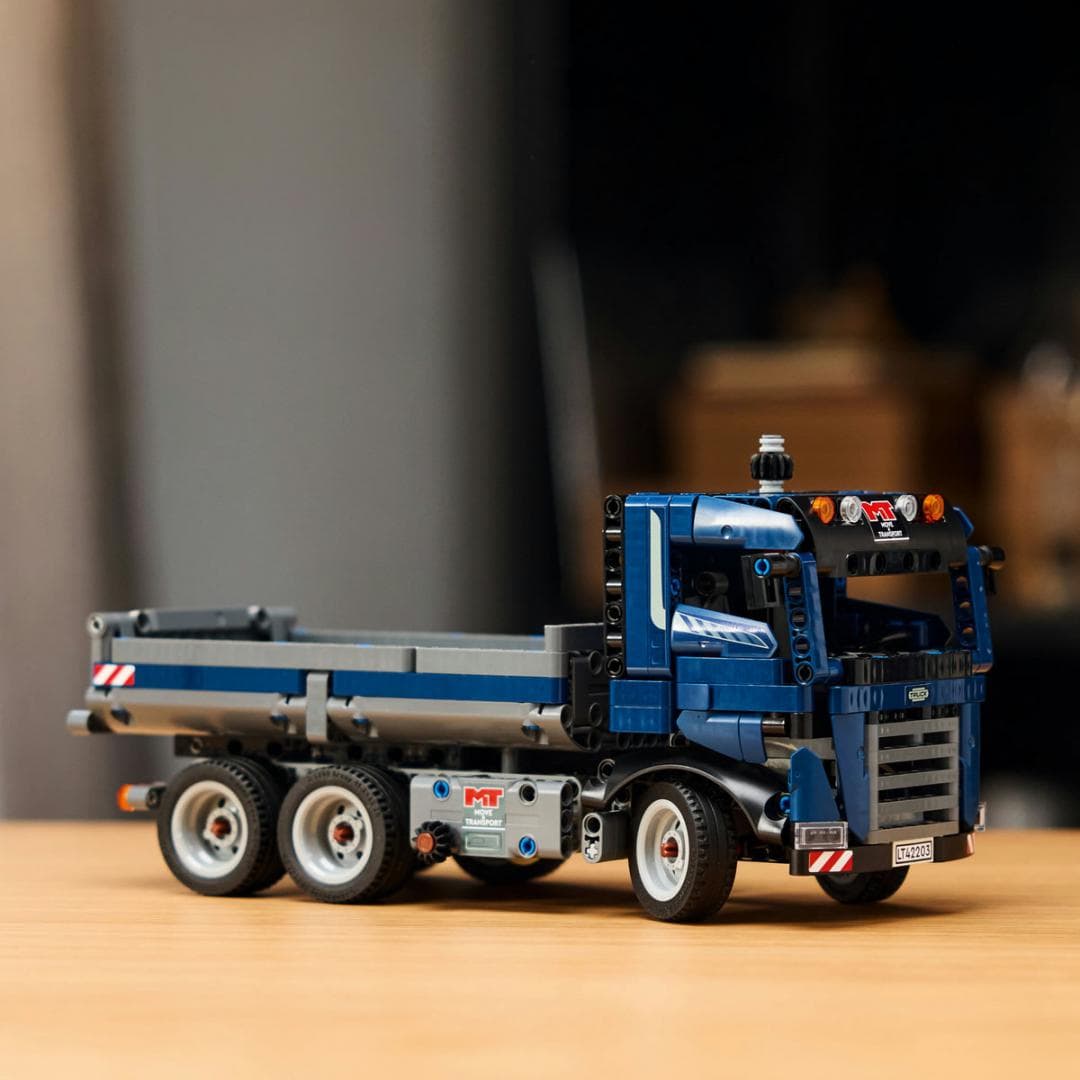CAMION CU BENA BASCULANTA, LEGO 42203 — miniatură