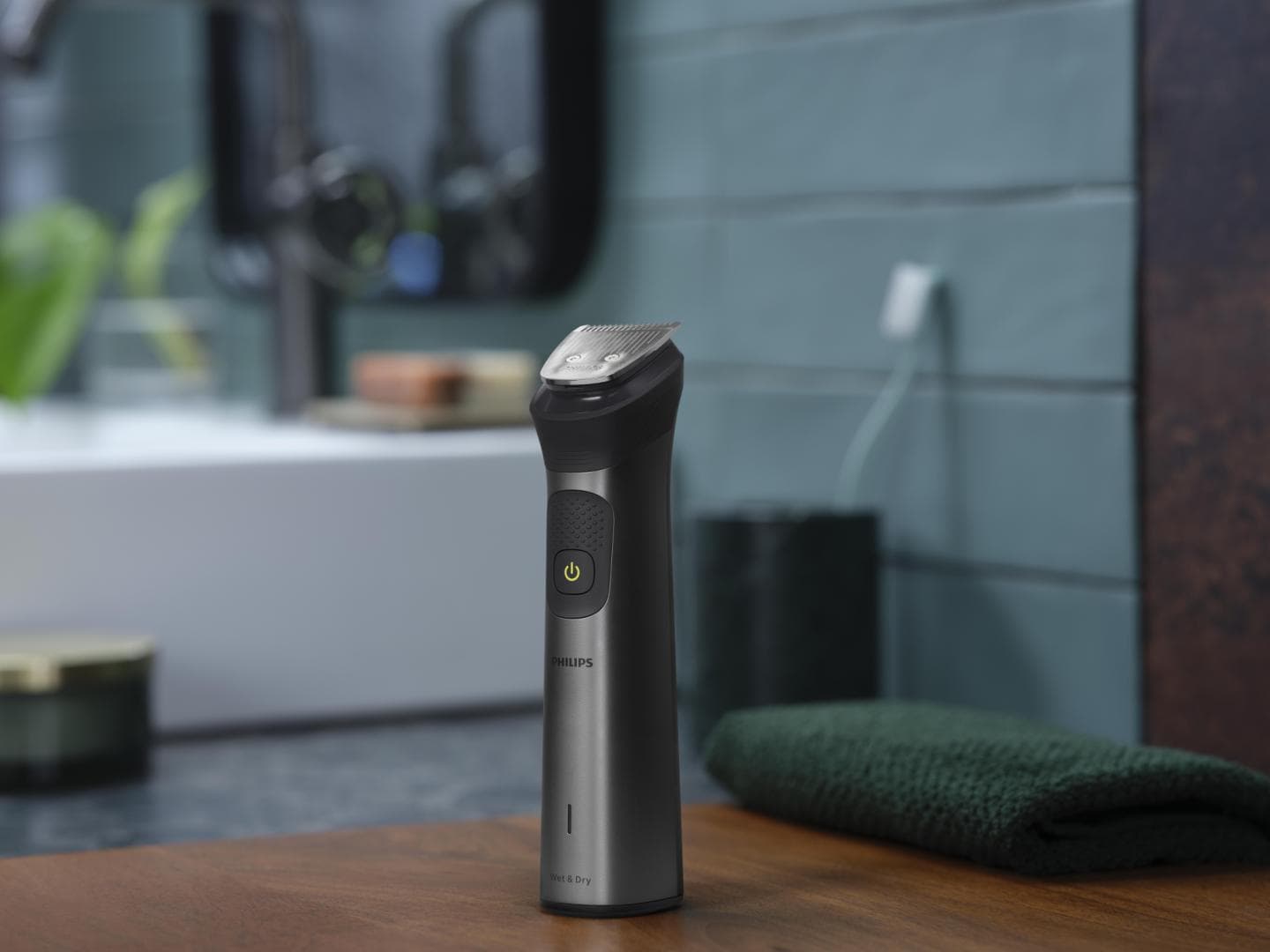 Aparat de tuns barba si parul PHILIPS 13 in 1 Multigroom All in One MG7925/15, Tehnologie BeardSense, Lame din otel cu auto-ascutire, 26 setari de lungime, Rezistent la apa, Husa, Negru / Argintiu, L x A x I (mm) 70x160x230 — miniatură