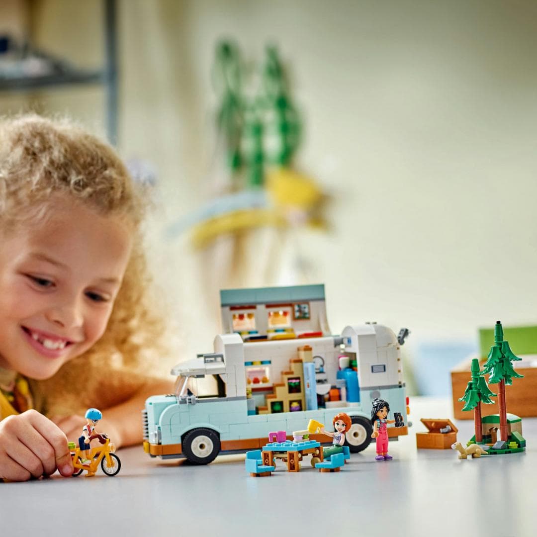 AVENTURA IN RULOTA CU PRIETENII, LEGO42663 — miniatură
