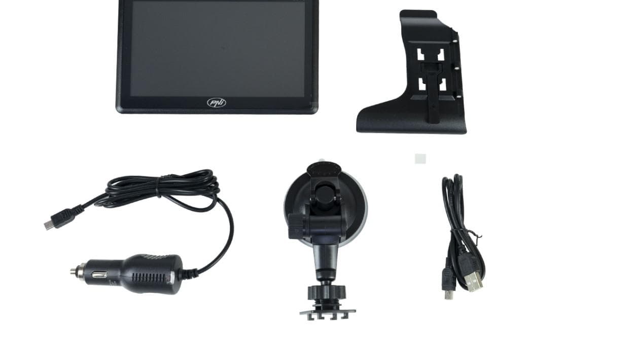 Sistem de navigatie GPS + DVR PNI S916 PRO ecran 7 inch cu Android 6.0, memorie 16 GB, 1GB DDR3 RAM, Android 6.0, Toucscreen, Rezolutie: 800 x 480 pixeli, Procesor: 1.3 GHz, Slot card: Micro SD, FM transmitter, Acumulator 2000 mAh. — miniatură