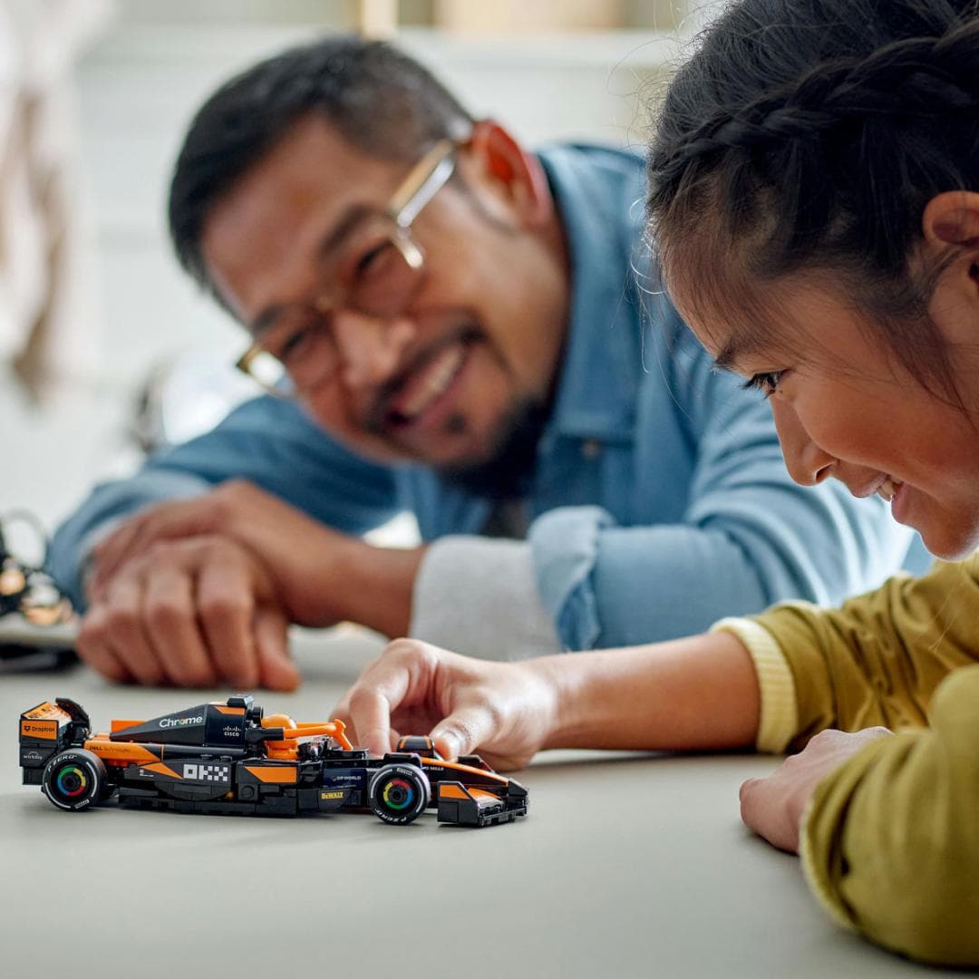 MASINA DE CURSE MCLAREN F1, TEAM MCL38, LEGO 77251 — miniatură