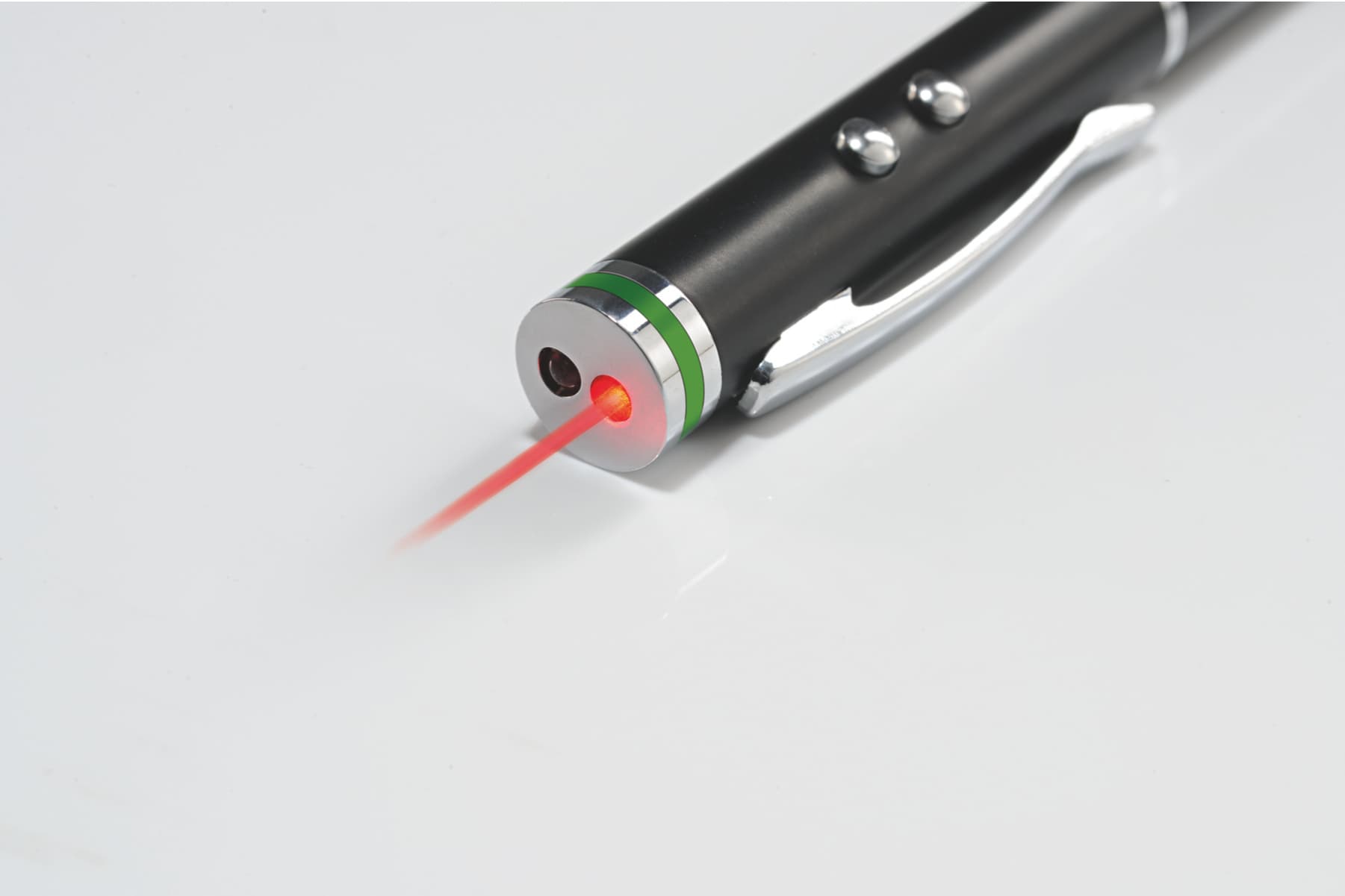 PRESENTER Leitz Stylus 4 in 1, wireless, laser pt. touchscreen, baterii AAAA x3, negru, "64140095" — miniatură