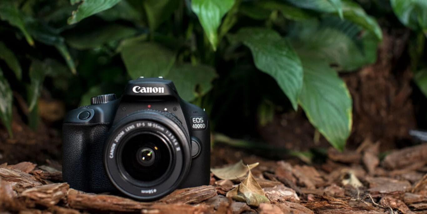 Camera foto CANON kit EOS-4000D+EF-S 18-55mm DCIII,18.7MP,2.7" TFT fixed DIGIC 4+,3 cadre/sec, ISO 100-6400,FullHD movies,30-1/4000 sec,9 pct de focus,WI-FI "3011C018AA" — miniatură
