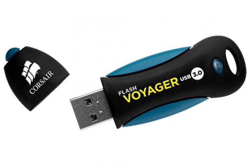 MEMORIE USB 3.0 CORSAIR 64 GB, cu capac, carcasa cauciuc, negru / albastru, "CMFVY3A-64GB" — miniatură