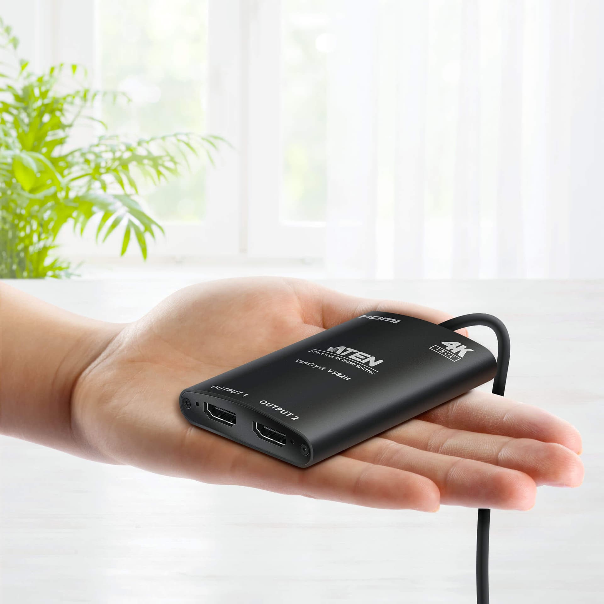 SPLITTER video ATEN, split HDMI la 2 monitoare, conector 1: HDMI (T); conector 2: HDMI (M) x 2, "VS82H-AT" — miniatură