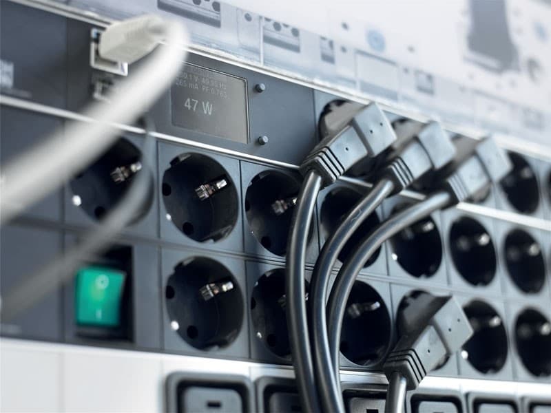 PDU BACHMANN, 1U pt. rack 19 inch, 8 prize IEC, intrare IEC, max 10 A, cablu 2 m, negru, "333.54" — miniatură