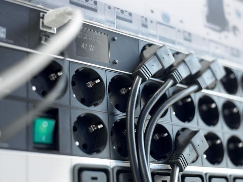 PDU BACHMANN, 1.5U pt. rack 19 inch, 7 prize Schuko, intrare Schuko, max 10 A, cablu 2 m, gri, "333.600" — miniatură