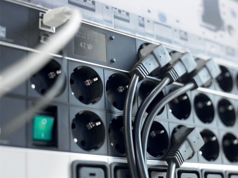 PDU BACHMANN, 1U pt. rack 19 inch, 12 prize IEC, intrare Schuko, max 16 A, cablu 2 m, negru, "333.616" — miniatură
