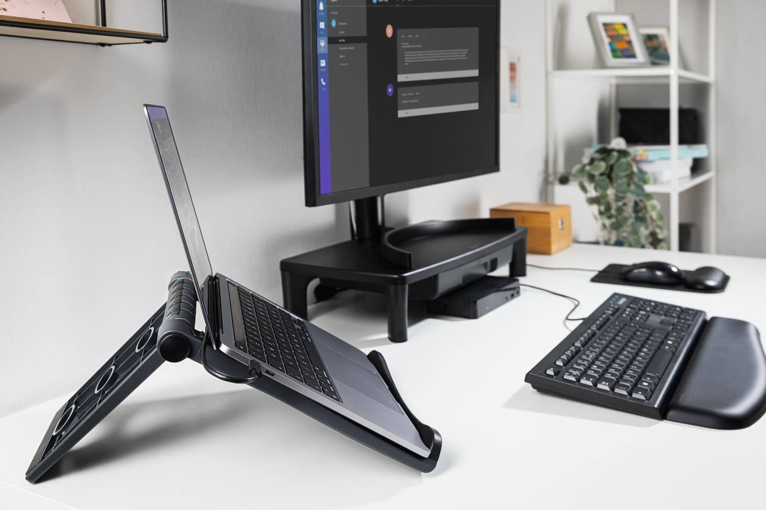 SUPORT ergonomic KENSINGTON SmartFit, Easy Riser suport pentru laptop, spatiu pentru racire, gri, "60112" — miniatură