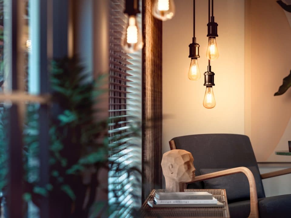 BEC smart LED Philips, soclu E27, putere 7W, forma oval, lumina alb calda, alimentare 220 - 240 V, "000008719514279179" — miniatură