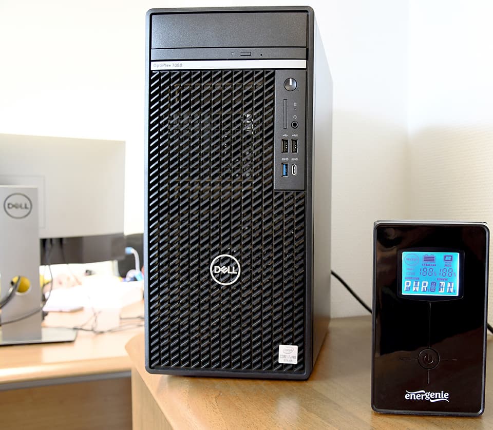 UPS GEMBIRD, Line Int. cu management, mini tower, 3000VA/1800W, AVR, IEC x 3/ Schuko x 3, 4 x baterie 12V/7Ah, display LCD, back-up 1 - 10 min., "EG-UPS-036" — miniatură