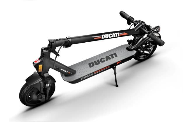 Trotineta electrica Ducati Pro-II Evo semnalizariMotor 350W, autonomie 35 Km, vit max 25 Km/h "DU-MO-210012" — miniatură