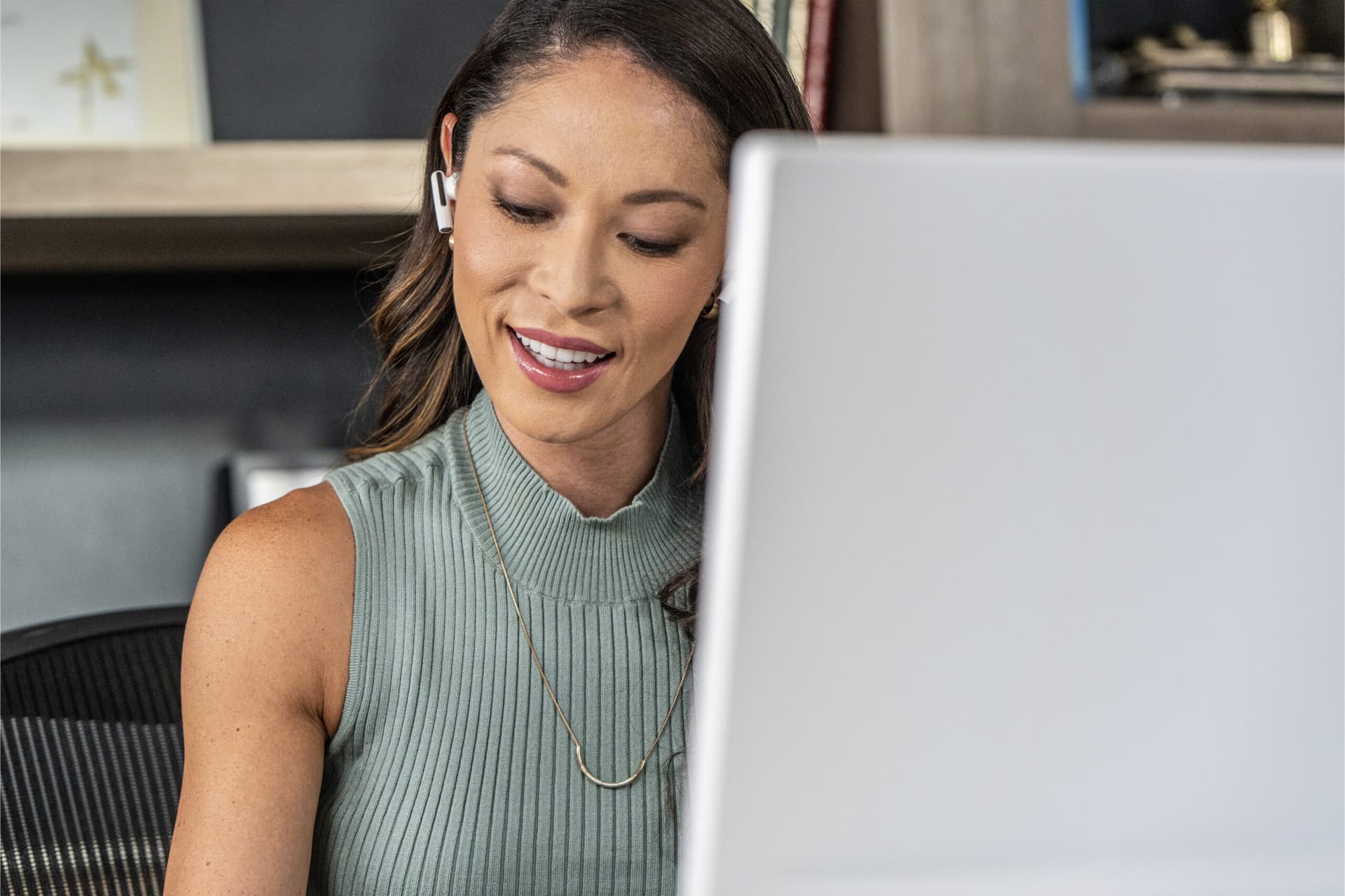 POLY VOYAGER FREE 60 UC WITH BASIC CHARGE CASE USB-C BT700C BLACK "220756-02" — miniatură
