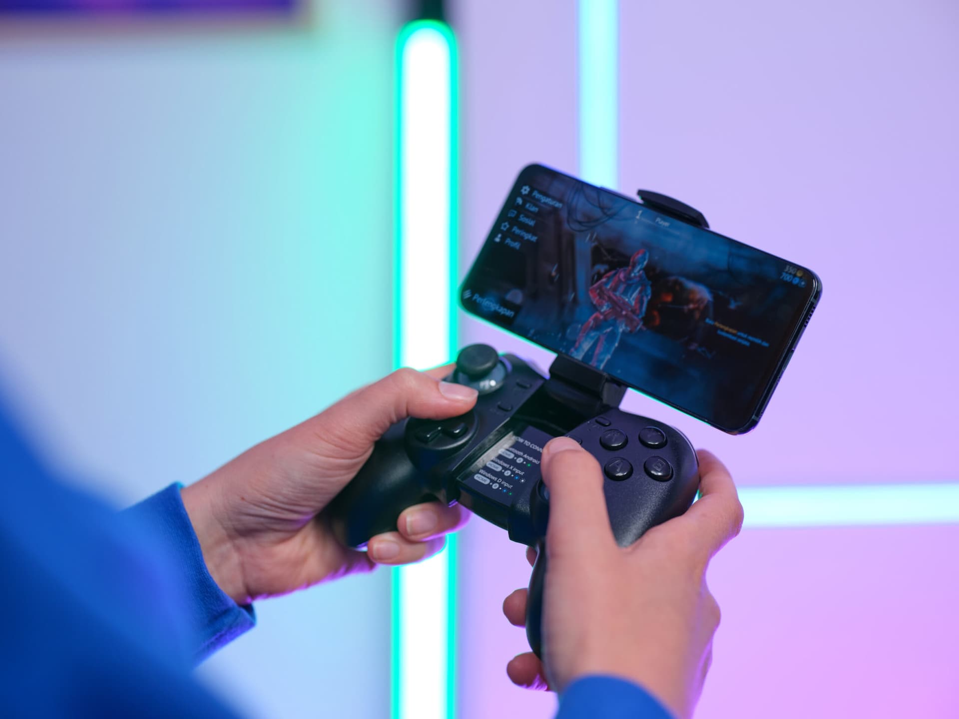 TRUST GXT 590 Bosi Bluetooth Gamepad "22258-TR" — miniatură