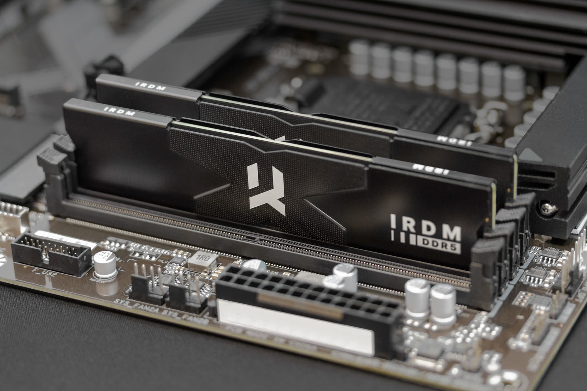 Memorie Memory DDR5 IRDM 64GB(2*32GB)/6400 CL32 black "IR-6400D564L32/64GDC" — miniatură