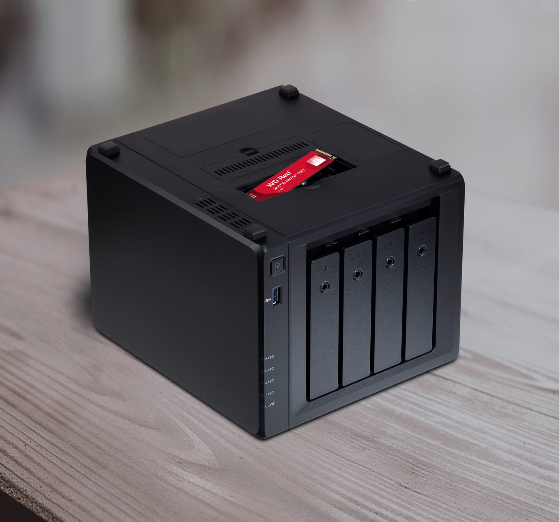 WD Red SSD SN700 NVMe 4TB M.2 2280 PCIe Gen3 8Gb/s internal drive for NAS devices "WDS400T1R0C-68BDK0" — miniatură