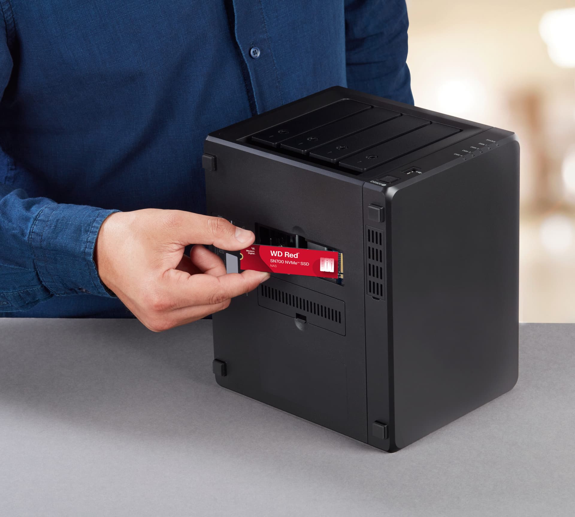 WD Red SSD SN700 NVMe 4TB M.2 2280 PCIe Gen3 8Gb/s internal drive for NAS devices "WDS400T1R0C-68BDK0" — miniatură