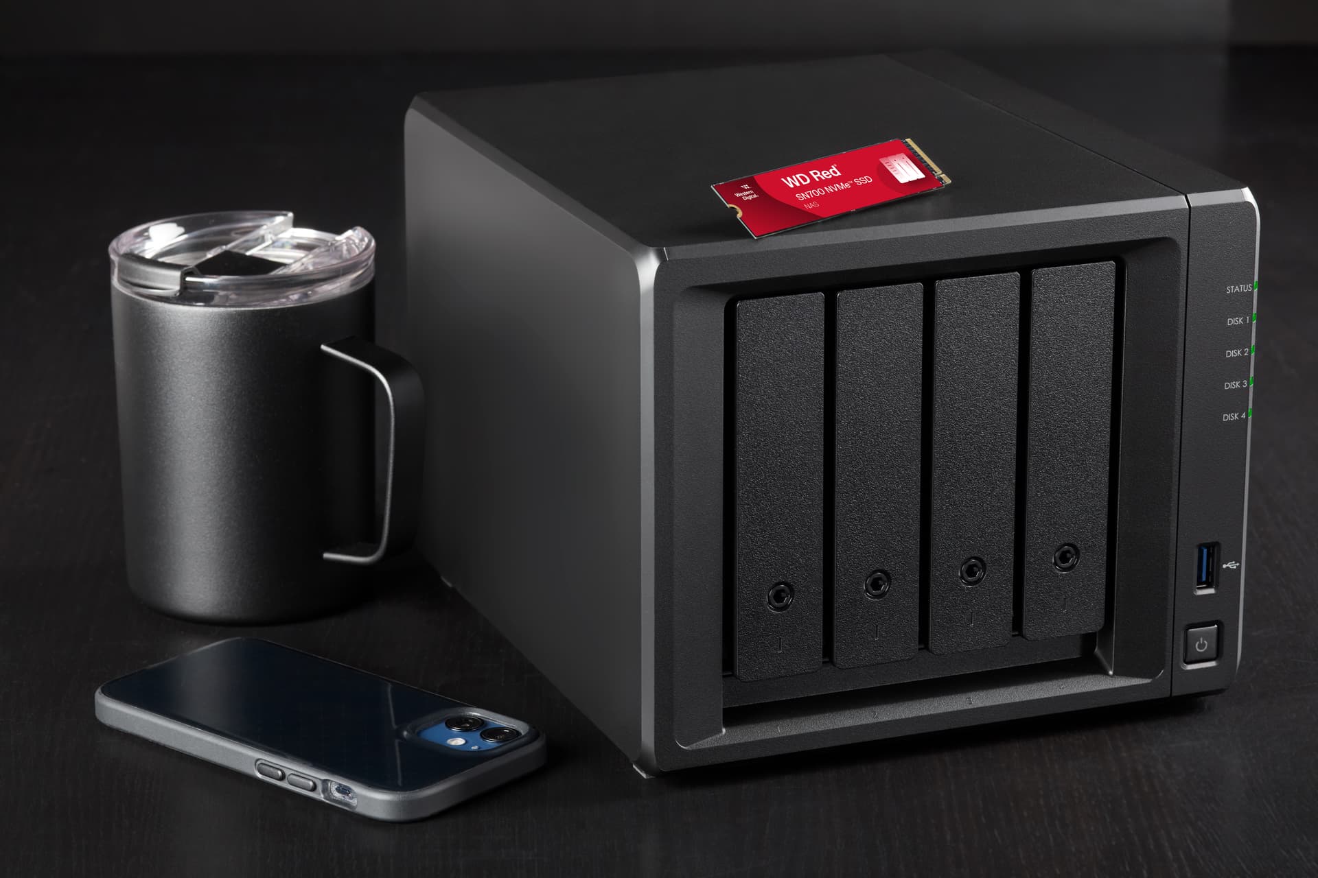 WD Red SSD SN700 NVMe 4TB M.2 2280 PCIe Gen3 8Gb/s internal drive for NAS devices "WDS400T1R0C-68BDK0" — miniatură