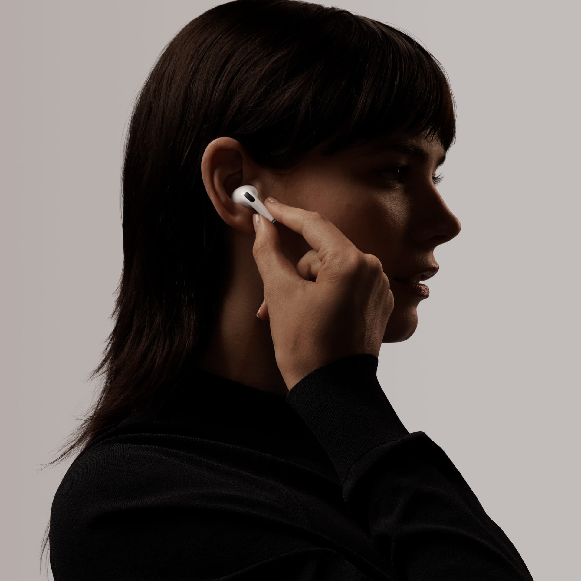 AirPods Pro (2021) carcasa de incarcare wireless compatibila cu MagSafe, Alb "MLWK3" — miniatură