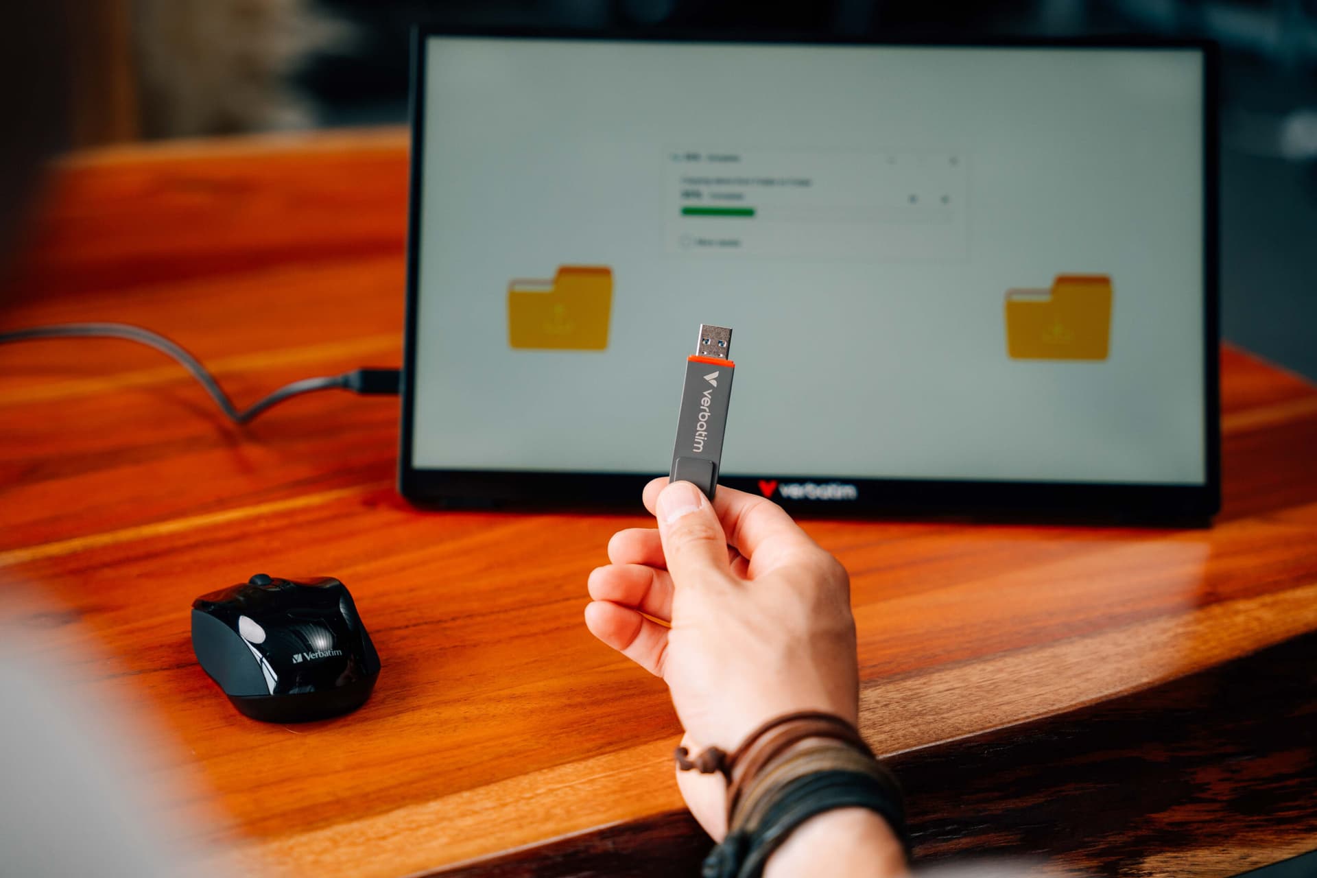 Memorie Verbatim Dual QuickStick. Capacity: 256GB, Device interface: USB Type-A / USB Type-C, USB version: 3.2 Gen 1 (3.1 Gen 1), Read speed: 550 MB/s, Write speed: 500 MB/s. "32041" — miniatură