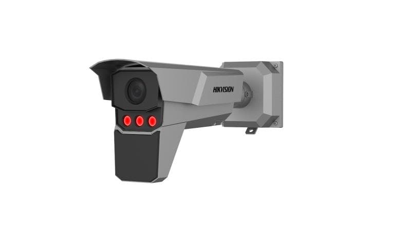 CAMERA IP LPR 4MP 8-32MM IR50M "IDS-TCM403-GIR/POE/2812"