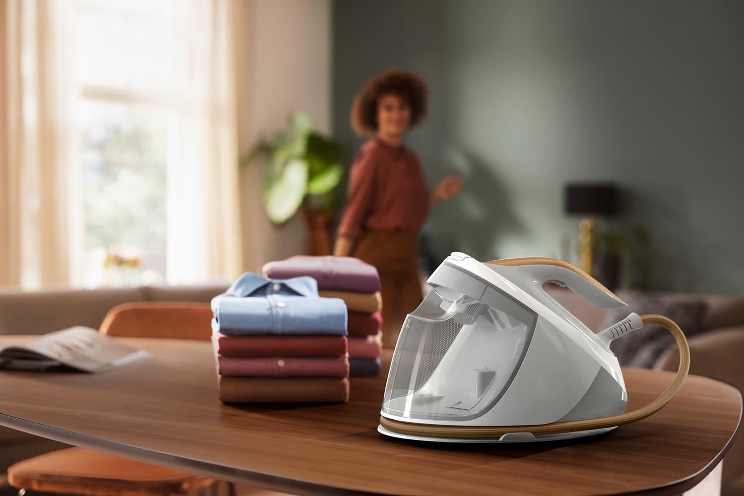 Statie de calcat PSG7040/10 2100W, 600g/min, 1.8l, talpa SteamGlide Elite, alb-auriu "PSG7040/10" — miniatură