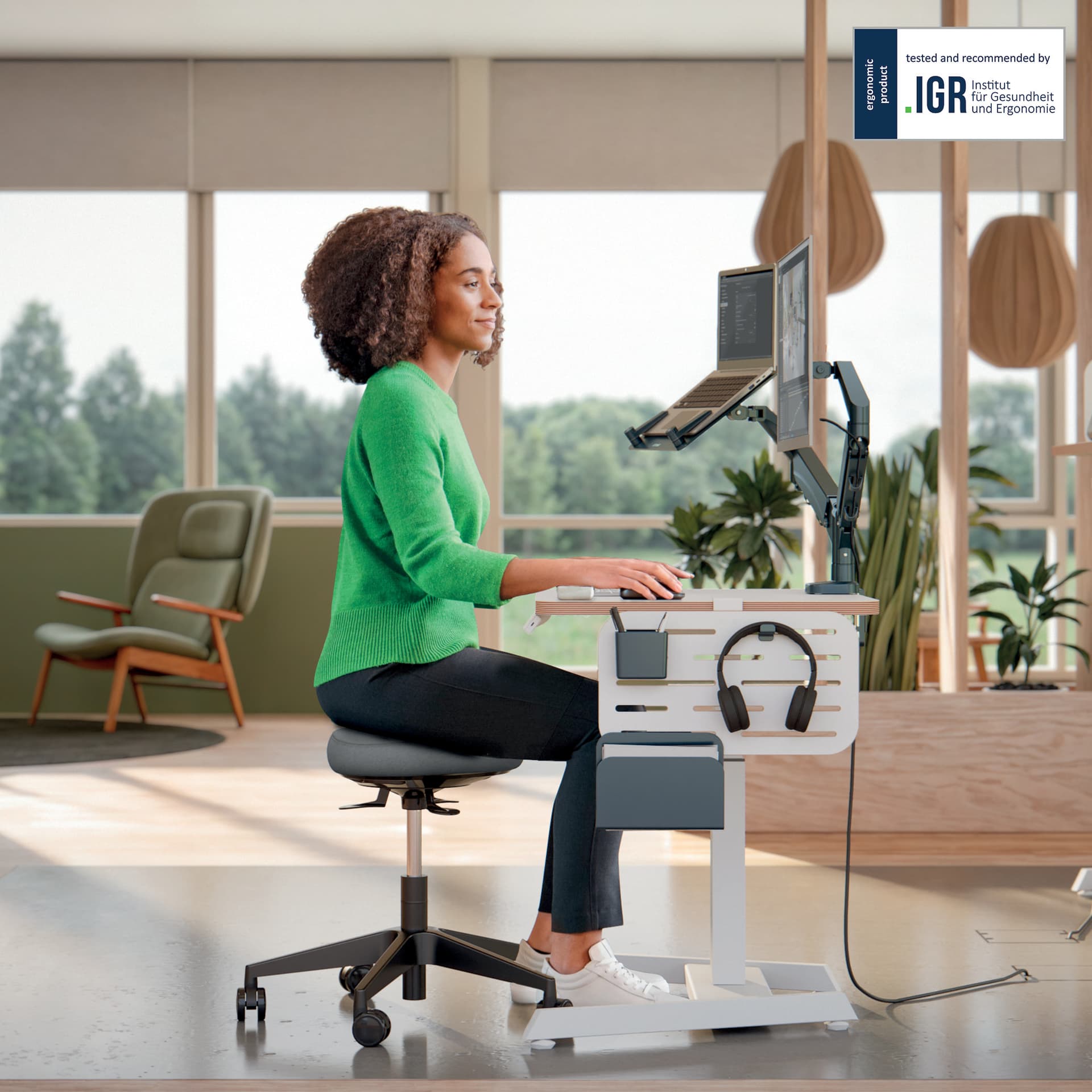 SCAUN ergonomic Leitz Ergo, pozitie sezut/ in picioare, inaltime reg 46-60 cm, 600x600x470 mm, baza rotunjita pt. rotire/ leganare, sezut din spuma, roti pivotante, gri, "65770095" — miniatură