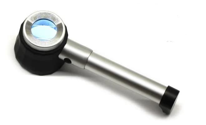 10x nagyítású kézi nagyító UV LED megvilágítással
