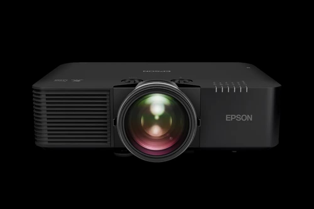 PROJECTOR EPSON EB-L695SE, Tehnologie 3LCD, 6000 lumeni, Rezolutie: WUXGA, 4K enhancement, Aspect: 16:10, Contrast: 5000000:1, Sursa lumina: Laser, Durata de viata sursa lumina: 20.000h, 30.000h Eco, 1.07 miliarde culori, Dimensiune ecran proiectie: 100"-500", Interfata: USB 2.0-A (2x), USB 2.0 Type